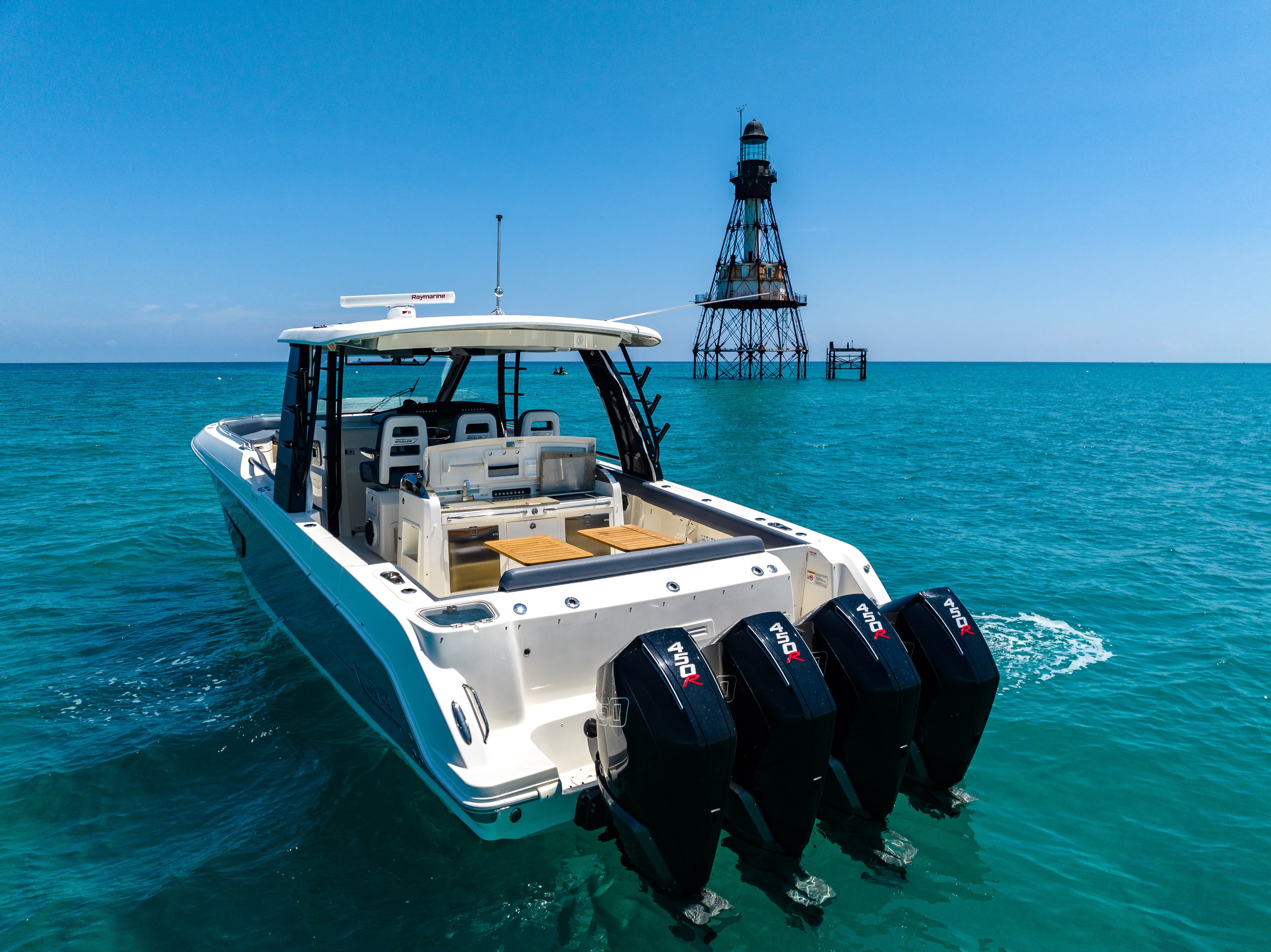 Boston Whaler 420 Outrage 1800 HP