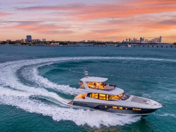  Prestige 590 photo 2